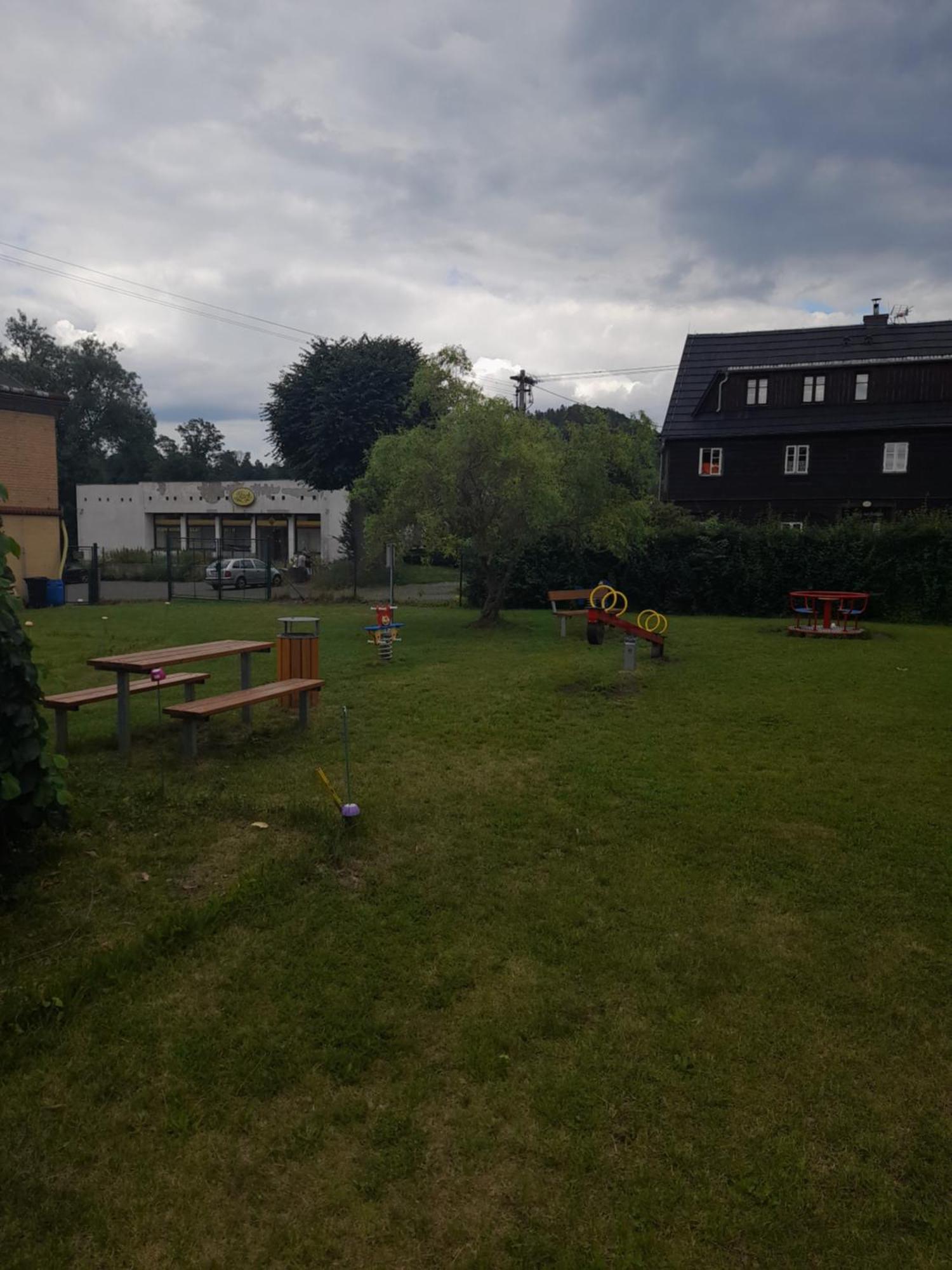Penzion Sklarska Hospoda Chřibská エクステリア 写真