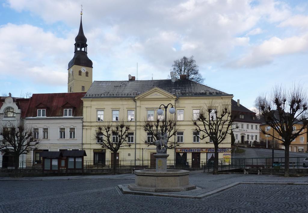 Penzion Sklarska Hospoda Chřibská エクステリア 写真